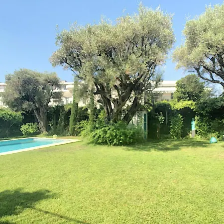 Familiale Cap D'antibes 7 Personnes Villa