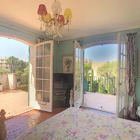 Вілла Familiale Cap D'antibes 7 Personnes *